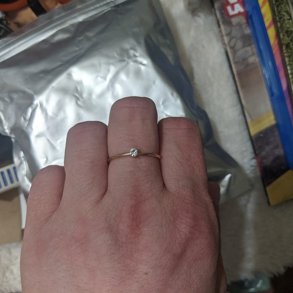 Gold Ring with diamond - Picture 1 of 1